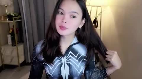 miss_kyrstyn online show from April 2026 04:32:02 PM