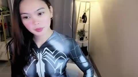 miss_kyrstyn online show from April 2026 04:33:01 PM