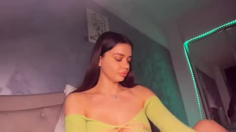 Snapshot of miss_medyson chatting on January 2025 03:14:02 PM miss_medyson online show from January 2025 03:14:02 PM