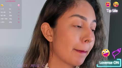 Mia  monday to saturday 6pm to 9pm time Colombia online show from September 2025 11:38:01 PM