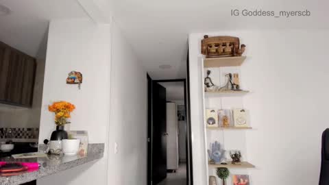 Goddess Myers  thumb up is important for me kisses  online show from September 2025 10:20:02 PM