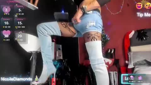 Miss Nicole online show from December 2024 01:53:02 PM