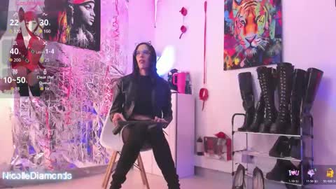 Miss Nicole online show from March 2026 01:17:01 PM