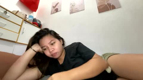 Snapshot of miss_peachyxxx chatting on May 2026 07:15:01 AM Lyn online show from May 2026 07:15:01 AM