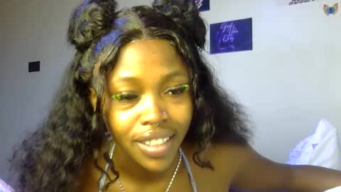 miss_sexyyy online show from October 2025 01:44:01 PM