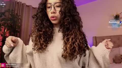 Snapshot of miss_sidney chatting on October 2025 01:07:01 PM Amy Olivera online show from October 2025 01:07:01 PM