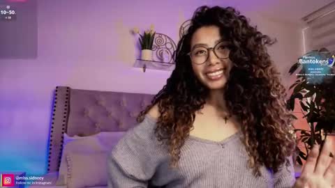 Snapshot of miss_sidney chatting on October 2025 01:08:02 PM Amy Olivera online show from October 2025 01:08:02 PM