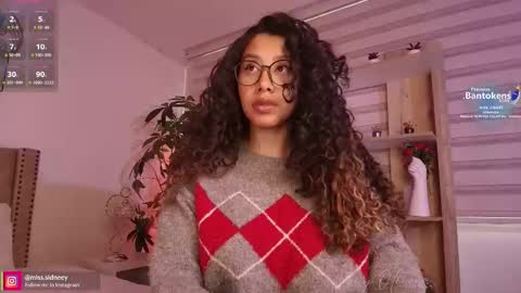 Snapshot of miss_sidney chatting on October 2025 01:08:01 PM Amy Olivera online show from October 2025 01:08:01 PM