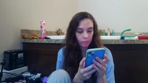 Bella online show from October 2025 06:19:02 PM