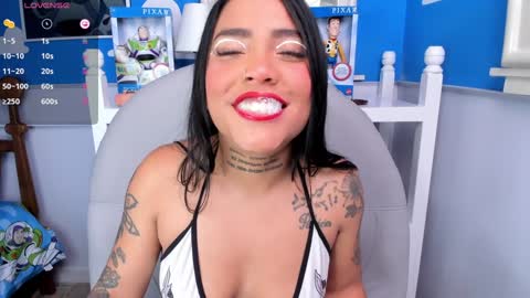 Vaiolette online show from January 2025 11:43:01 AM