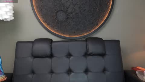 Vaiolette online show from November 2025 11:11:01 AM