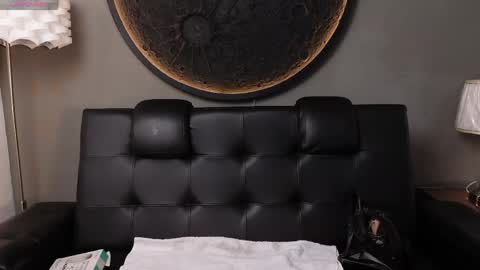 Vaiolette online show from June 2026 11:05:01 AM