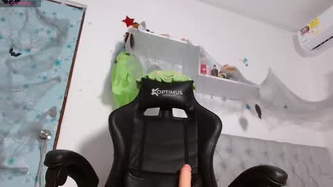 Snapshot of miss_valery2 chatting on October 2025 02:23:02 AM hanna online show from October 2025 02:23:02 AM