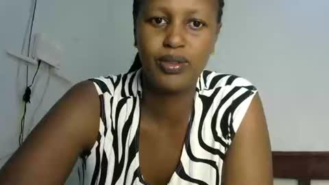 Snapshot of miss_vall chatting on December 2024 11:15:02 AM miss_vall online show from December 2024 11:15:02 AM