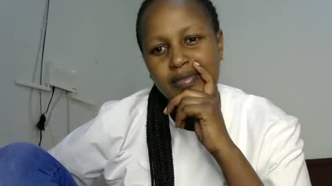 Snapshot of miss_vall chatting on December 2024 01:19:02 PM miss_vall online show from December 2024 01:19:02 PM