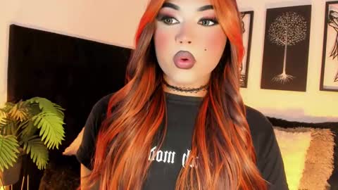 Snapshot of miss_zz chatting on October 2025 05:00:01 PM miss_zz online show from October 2025 05:00:01 PM