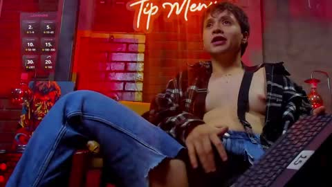 Miguel online show from April 2026 08:12:02 PM