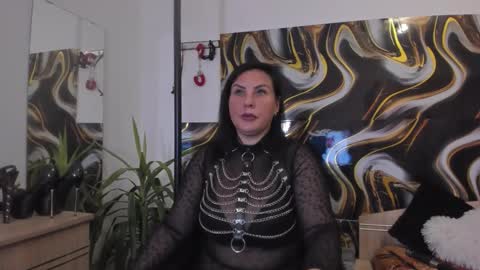Miss Aida Devine online show from October 2025 07:43:01 PM
