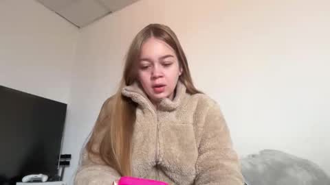 Ameliahs online show from October 2025 12:40:02 PM