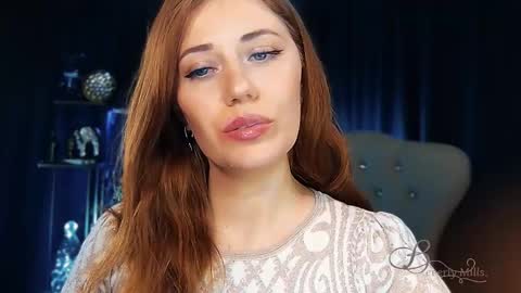 Snapshot of missbeverlymills chatting on April 2026 01:25:02 AM The divine Beverly online show from April 2026 01:25:02 AM