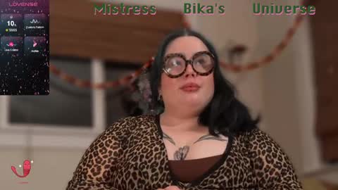 Snapshot of missbika chatting on February 2025 06:33:02 AM Miss Bika online show from February 2025 06:33:02 AM