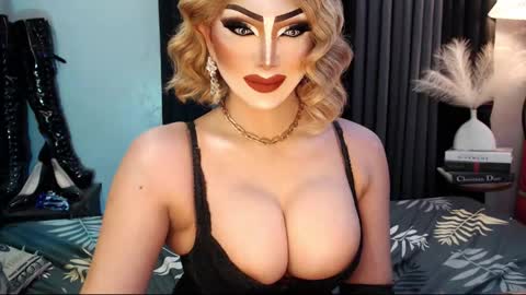 Snapshot of misschannel4sub chatting on September 2025 09:18:01 PM PRIESTESS CHANNEL online show from September 2025 09:18:01 PM