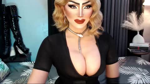 Snapshot of misschannel4sub chatting on October 2025 11:33:01 PM PRIESTESS CHANNEL online show from October 2025 11:33:01 PM