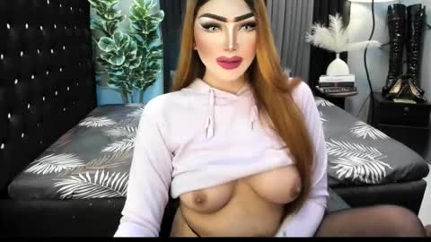 Snapshot of misschannel4sub chatting on October 2025 05:59:01 PM PRIESTESS CHANNEL online show from October 2025 05:59:01 PM