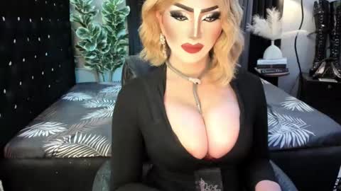 Snapshot of misschannel4sub chatting on October 2025 09:37:01 PM PRIESTESS CHANNEL online show from October 2025 09:37:01 PM