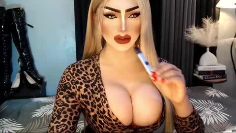 Snapshot of misschannel4sub chatting on November 2025 03:11:01 PM PRIESTESS CHANNEL online show from November 2025 03:11:01 PM