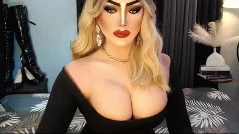 Snapshot of misschannel4sub chatting on November 2025 04:49:02 PM PRIESTESS CHANNEL online show from November 2025 04:49:02 PM