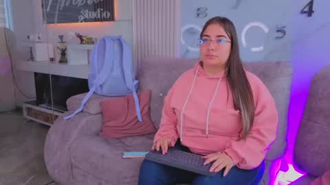 misscheelsee_as online show from April 2026 01:49:01 PM