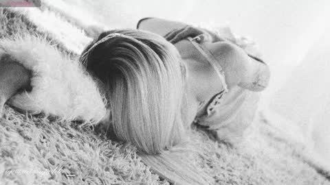 Chloe freelance model Please your thumbs up are important  online show from November 2025 11:30:01 PM