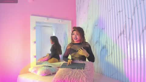 Snapshot of missdionne__curly chatting on October 2025 11:54:01 AM DIONNE online show from October 2025 11:54:01 AM