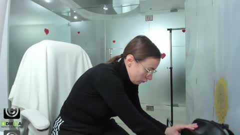 Miss Domina online show from April 2026 02:44:02 AM