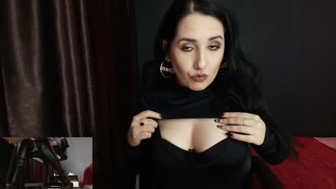 Miss online show from October 2025 10:38:01 PM