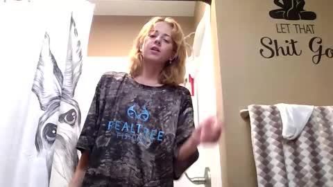 Snapshot of misseeva chatting on September 2025 04:30:01 PM MissEeva online show from September 2025 04:30:01 PM