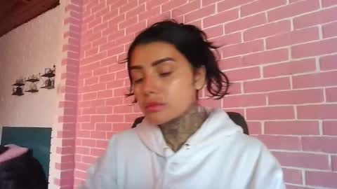 melodie  online show from November 2025 06:43:01 PM