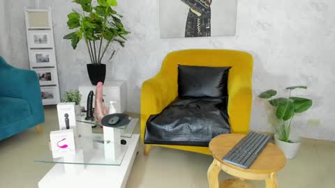Escarlet online show from December 2024 05:58:01 AM