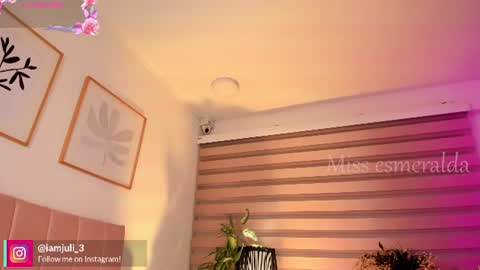 Snapshot of missesmeralda chatting on July 2026 11:11:01 PM Julieta Arboleda but i like call me esme online show from July 2026 11:11:01 PM