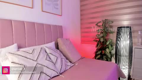 Snapshot of missesmeralda chatting on July 2026 11:07:01 PM Julieta Arboleda but i like call me esme online show from July 2026 11:07:01 PM