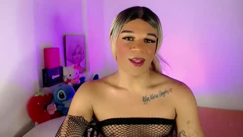 Snapshot of missfer_bigdick chatting on May 2026 01:02:04 AM Fer online show from May 2026 01:02:04 AM