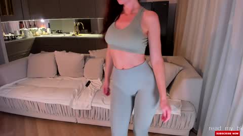 Lauren online show from November 2025 09:03:01 AM