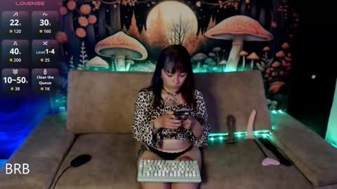 Luna online show from October 2025 01:22:01 AM