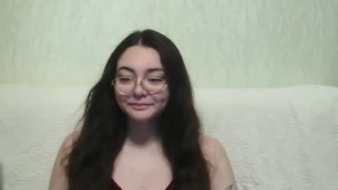 Snapshot of missis_mona chatting on December 2024 06:13:02 AM missis mona online show from December 2024 06:13:02 AM