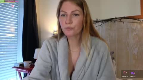 Snapshot of misslucci chatting on December 2024 09:44:01 AM Misslucci online show from December 2024 09:44:01 AM