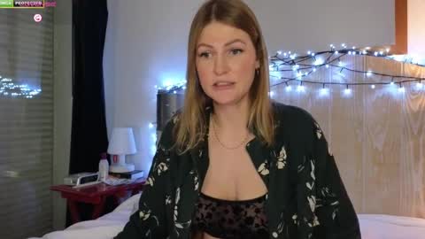 Snapshot of misslucci chatting on December 2024 09:22:01 AM Misslucci online show from December 2024 09:22:01 AM