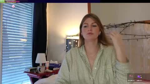 Snapshot of misslucci chatting on January 2025 09:00:01 AM Misslucci online show from January 2025 09:00:01 AM