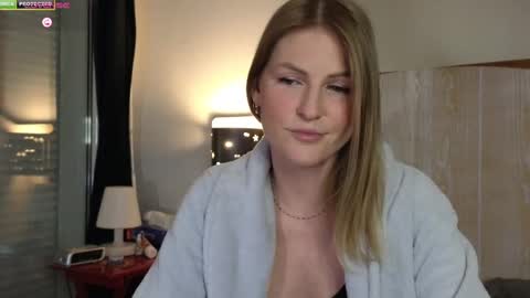 Snapshot of misslucci chatting on March 2025 04:22:01 PM Misslucci online show from March 2025 04:22:01 PM