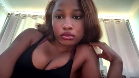 missmarimac online show from March 2026 03:38:01 PM